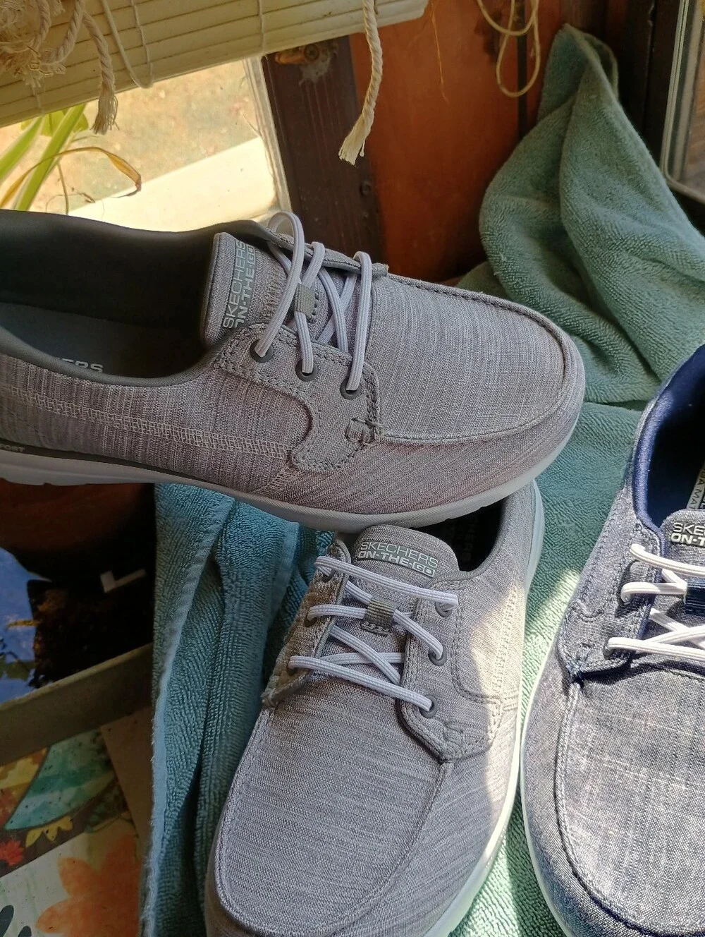 Skechers navy canvas